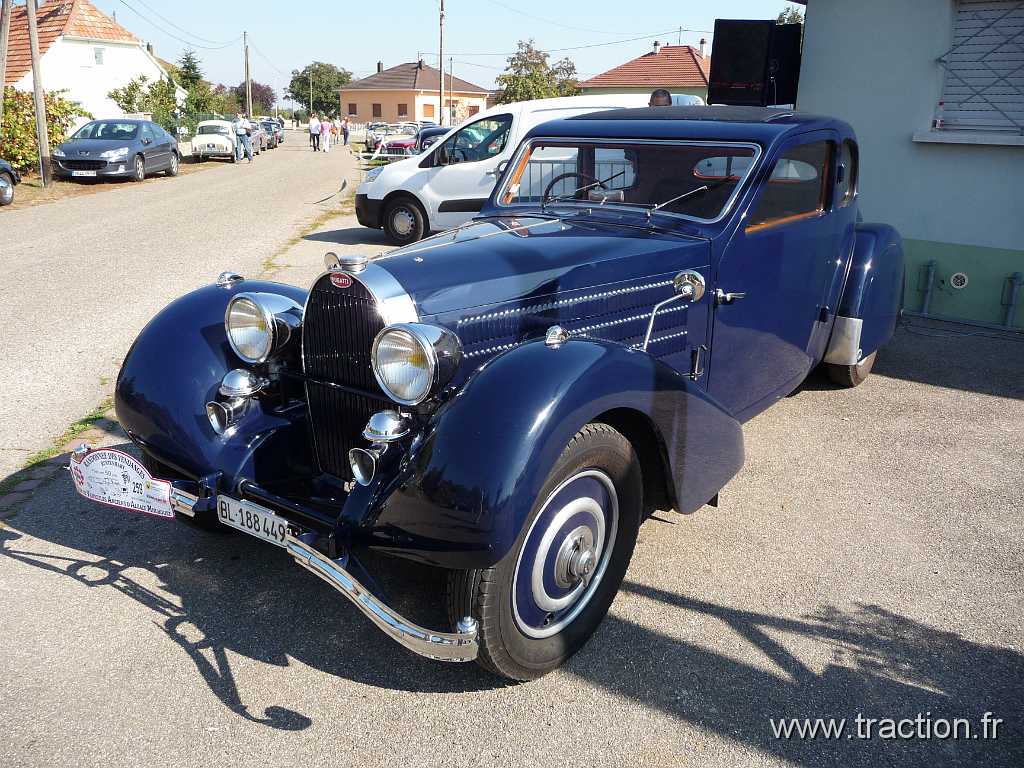 2011_rustenhart (124).jpg - 02/10/2011 - 68740 RUSTENHART 31ème Randonnée Internationale des Vendanges - BUGATTI type 57 - 1937